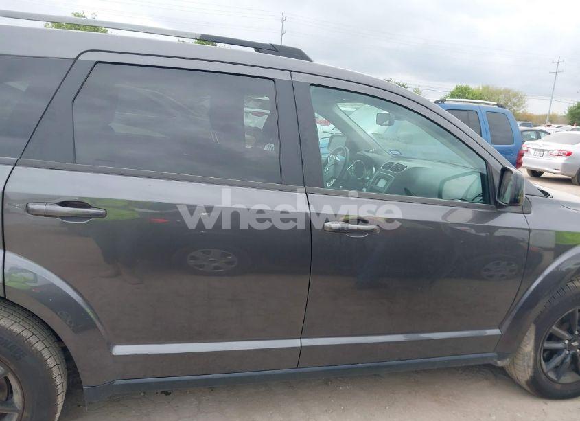 Photo 14 of 2019 Dodge Journey SE (VIN 3C4PDCBBXKT863882)