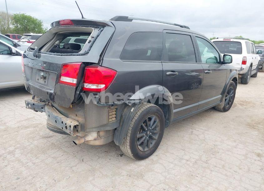 Photo 4 of 2019 Dodge Journey SE (VIN 3C4PDCBBXKT863882)