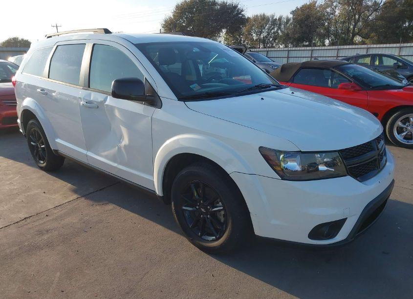 2019 Dodge Journey SE (VIN 3C4PDCBBXKT872985) main photo