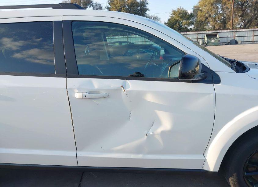 Photo 6 of 2019 Dodge Journey SE (VIN 3C4PDCBBXKT872985)