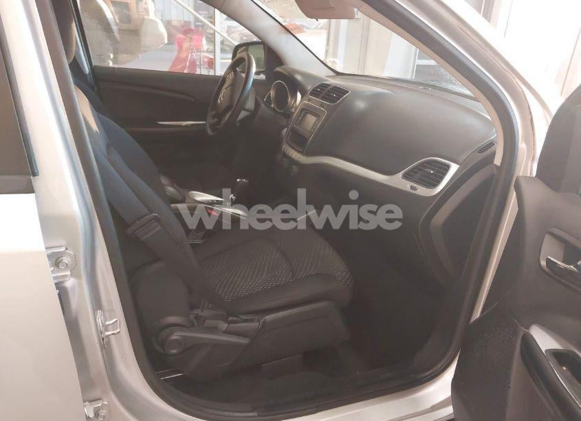 Photo 5 of 2014 Dodge Journey SXT (VIN 3C4PDCBG0ET270712)