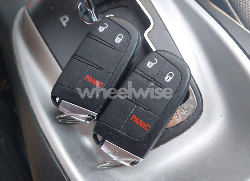 Photo 11 of 2015 Dodge Journey SXT (VIN 3C4PDCBG0FT569649)