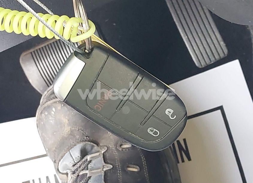 Photo 11 of 2015 Dodge Journey SXT (VIN 3C4PDCBG0FT628313)