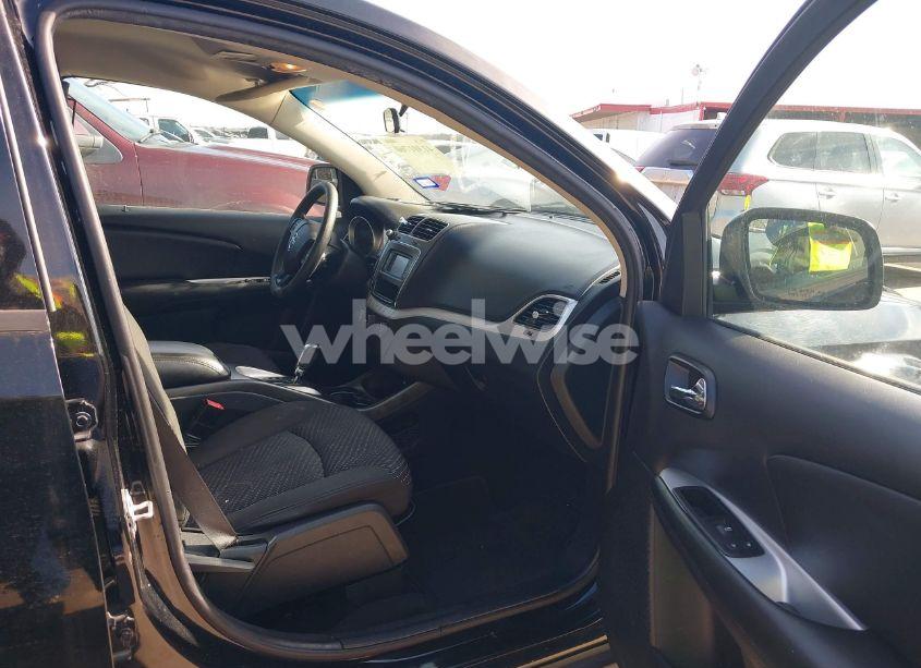 Photo 5 of 2017 Dodge Journey SXT (VIN 3C4PDCBG0HT523158)