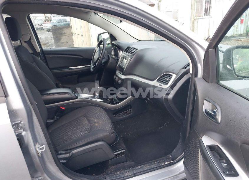 Photo 5 of 2017 Dodge Journey SXT (VIN 3C4PDCBG0HT526898)