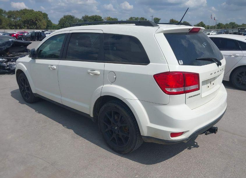 Photo 3 of 2018 Dodge Journey SXT (VIN 3C4PDCBG1JT257414)