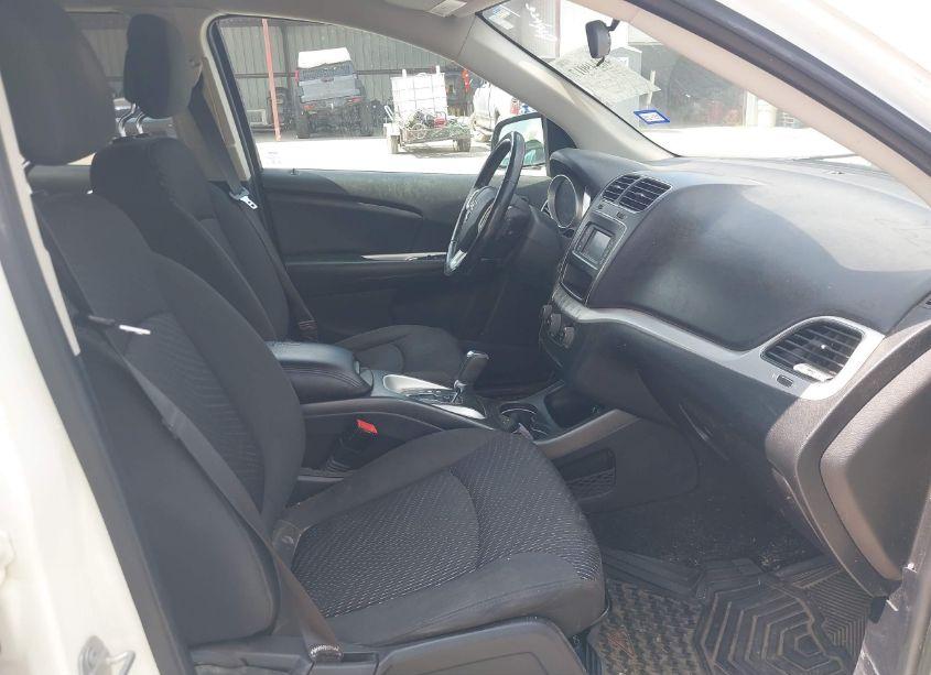 Photo 5 of 2018 Dodge Journey SXT (VIN 3C4PDCBG1JT257414)