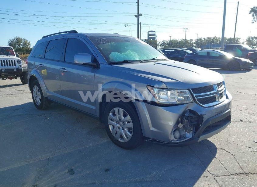 2019 Dodge Journey SE (VIN 3C4PDCBG1KT815926) main photo