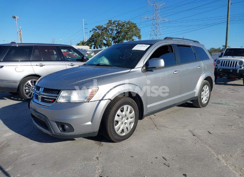 Photo 2 of 2019 Dodge Journey SE (VIN 3C4PDCBG1KT815926)