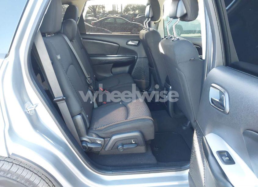 Photo 8 of 2019 Dodge Journey SE (VIN 3C4PDCBG1KT815926)