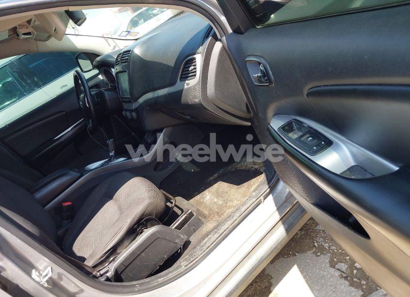 Photo 5 of 2015 Dodge Journey SXT (VIN 3C4PDCBG2FT551766)