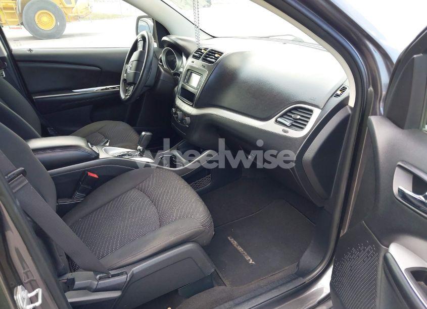 Photo 5 of 2016 Dodge Journey SXT (VIN 3C4PDCBG2GT232000)