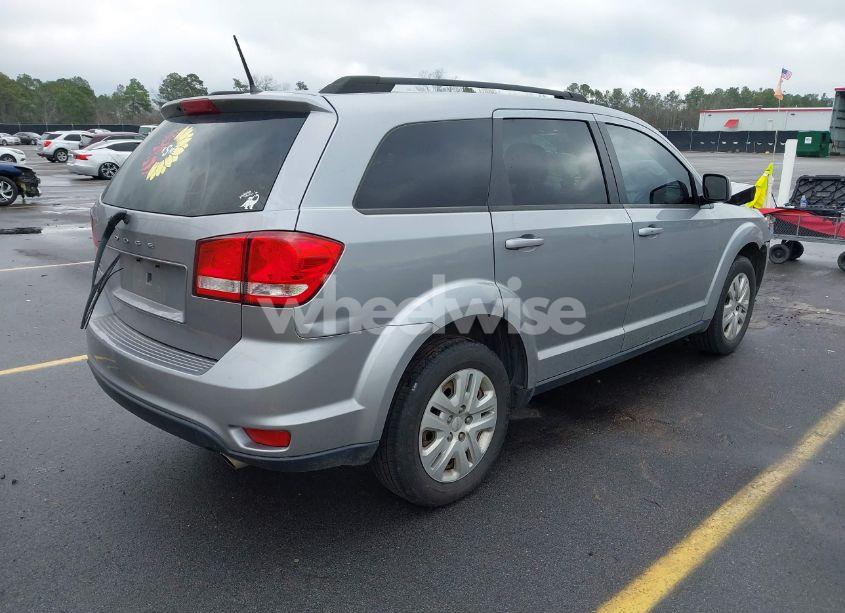Photo 4 of 2018 Dodge Journey SXT (VIN 3C4PDCBG2JT526133)