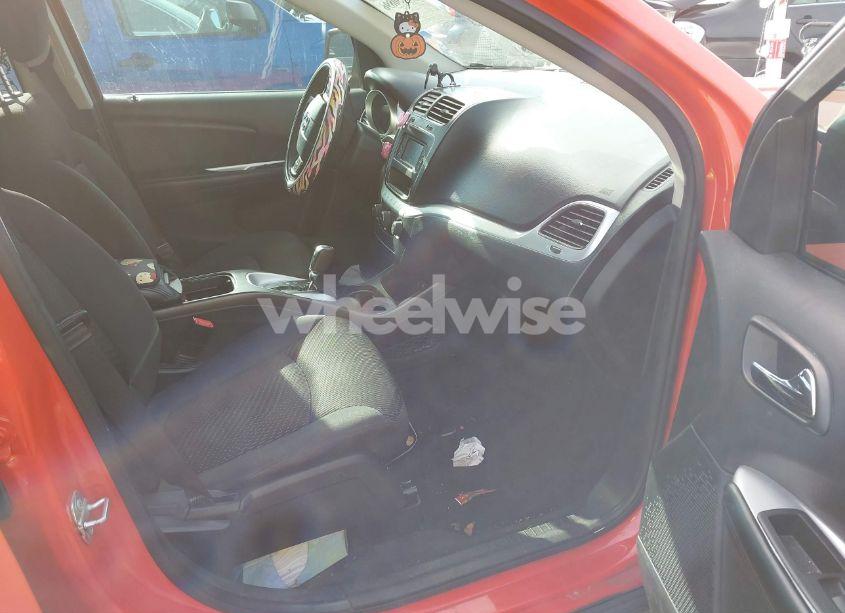 Photo 5 of 2018 Dodge Journey SXT (VIN 3C4PDCBG2JT528447)