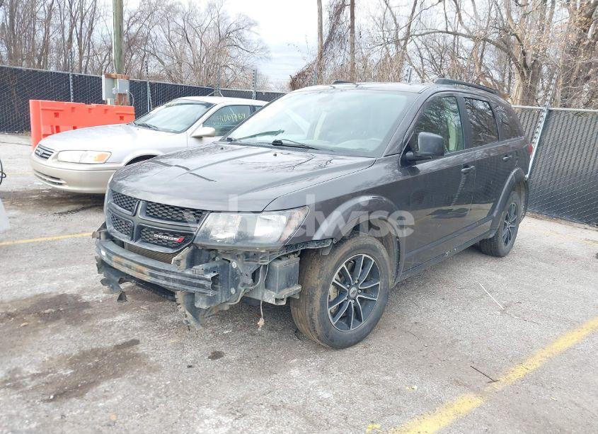 Photo 2 of 2019 Dodge Journey SE (VIN 3C4PDCBG2KT738516)