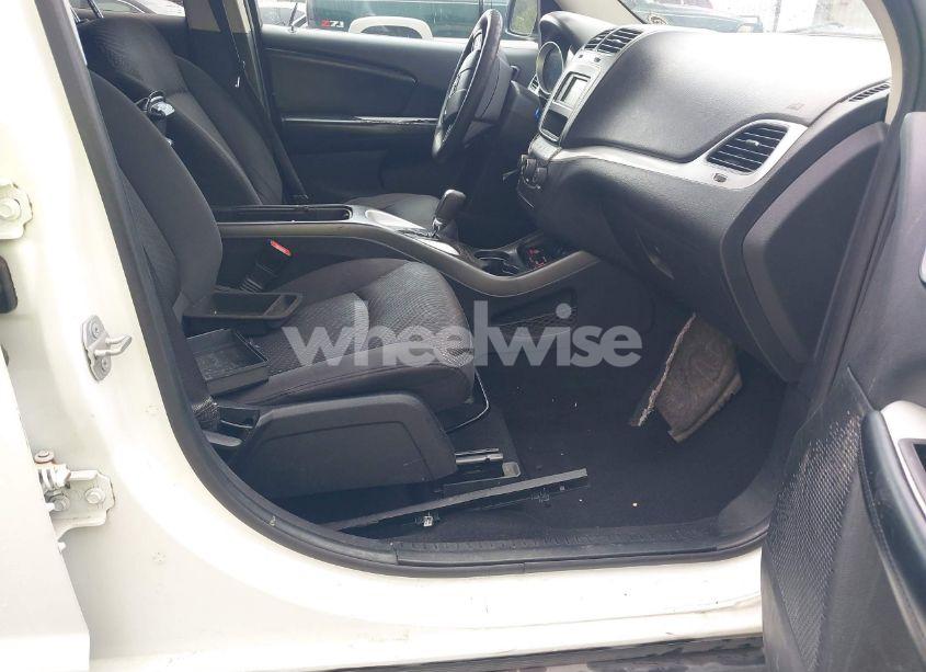 Photo 5 of 2015 Dodge Journey SXT (VIN 3C4PDCBG3FT561089)