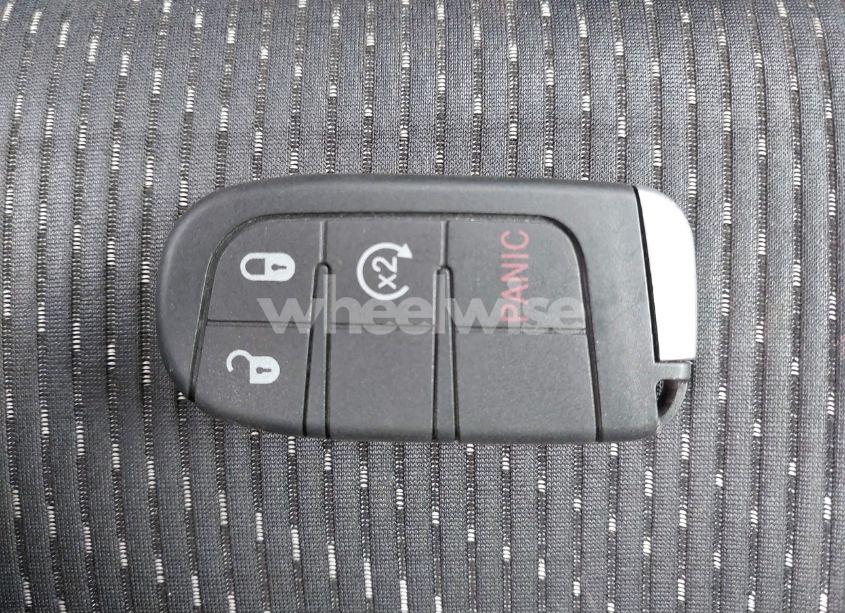 Photo 11 of 2015 Dodge Journey SXT (VIN 3C4PDCBG3FT743116)