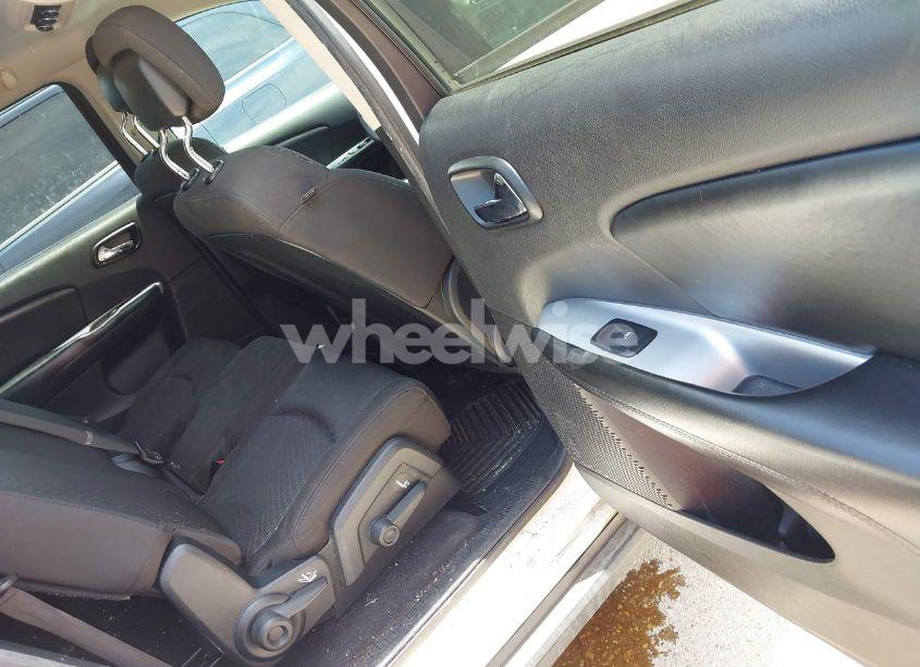 Photo 8 of 2017 Dodge Journey SXT (VIN 3C4PDCBG4HT590992)