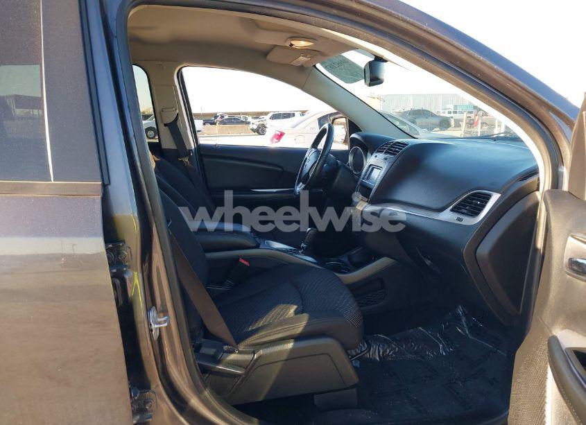 Photo 5 of 2017 Dodge Journey SXT (VIN 3C4PDCBG4HT599353)