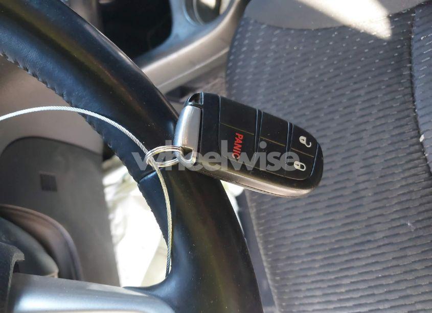 Photo 11 of 2018 Dodge Journey SXT (VIN 3C4PDCBG4JT503968)