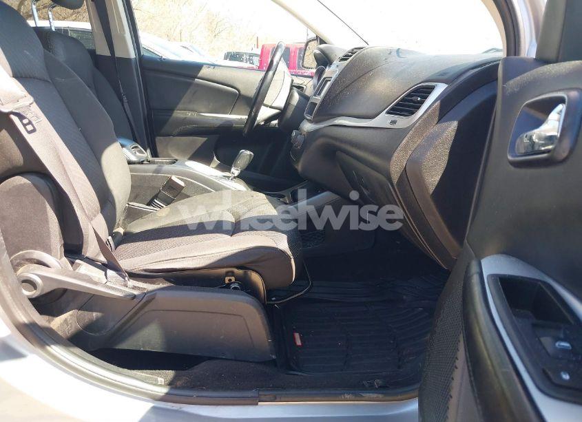 Photo 5 of 2016 Dodge Journey SXT (VIN 3C4PDCBG5GT121151)