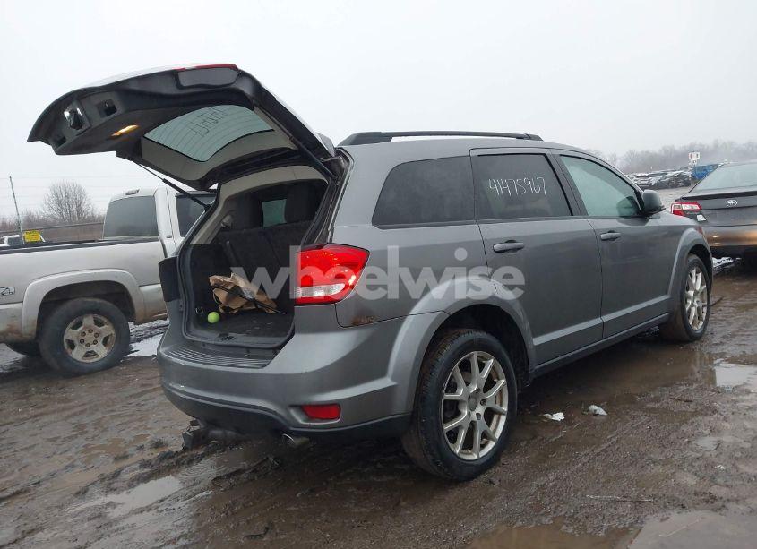 Photo 4 of 2012 Dodge Journey SXT (VIN 3C4PDCBG6CT174242)