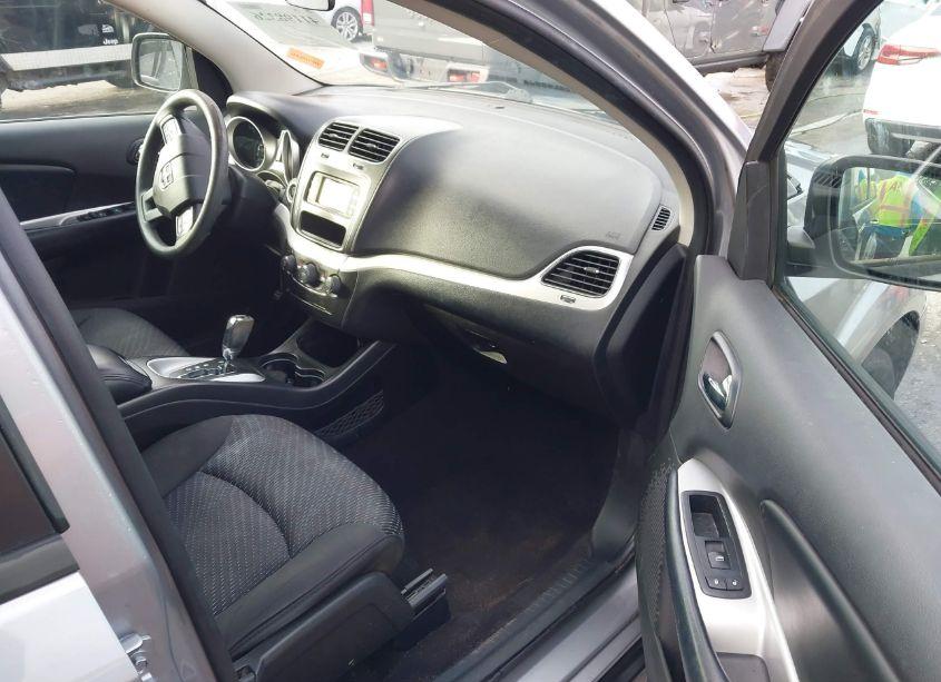 Photo 5 of 2016 Dodge Journey SXT (VIN 3C4PDCBG6GT127265)