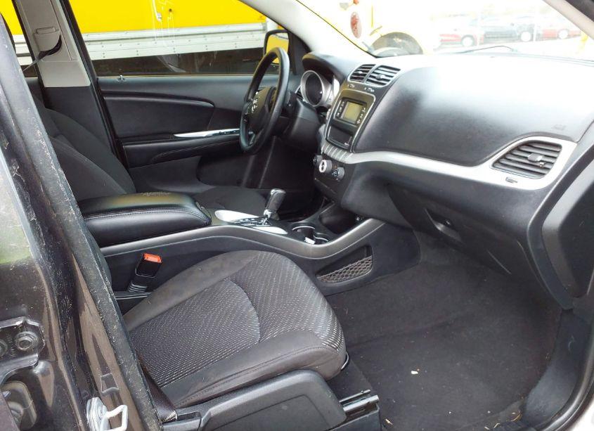 Photo 5 of 2017 Dodge Journey SXT (VIN 3C4PDCBG6HT510527)