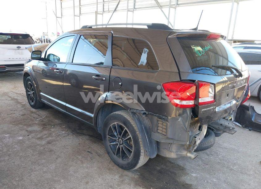 Photo 3 of 2018 Dodge Journey SXT (VIN 3C4PDCBG6JT505303)