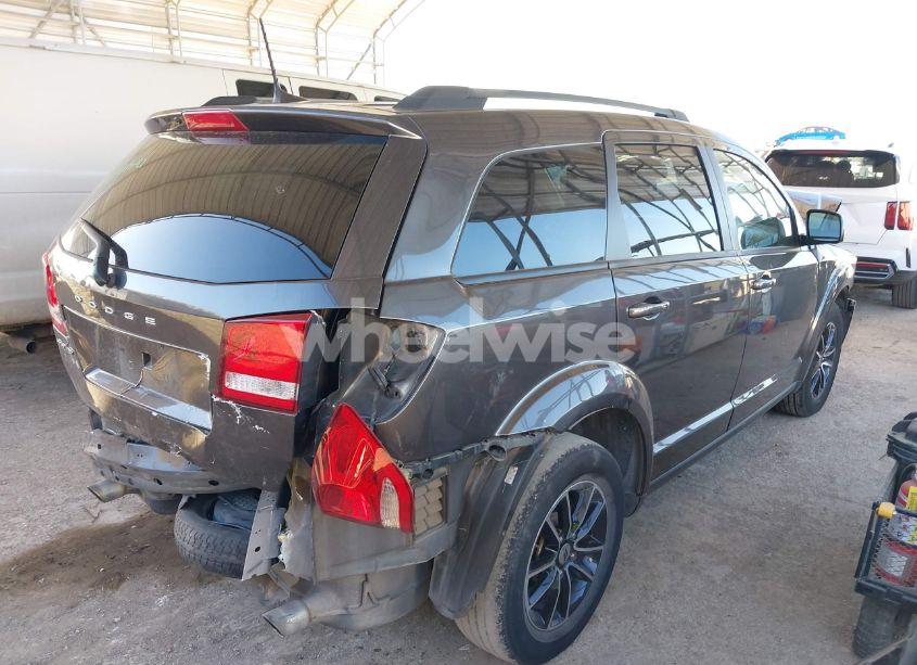 Photo 4 of 2018 Dodge Journey SXT (VIN 3C4PDCBG6JT505303)