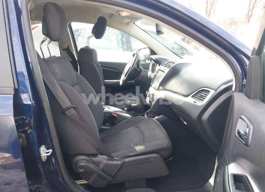 Photo 5 of 2017 Dodge Journey SXT (VIN 3C4PDCBG7HT563981)