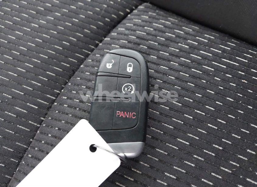 Photo 11 of 2017 Dodge Journey SXT (VIN 3C4PDCBG7HT572986)