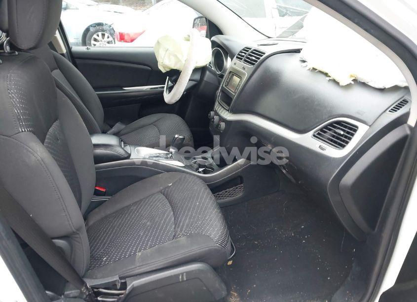 Photo 5 of 2017 Dodge Journey SXT (VIN 3C4PDCBG7HT572986)