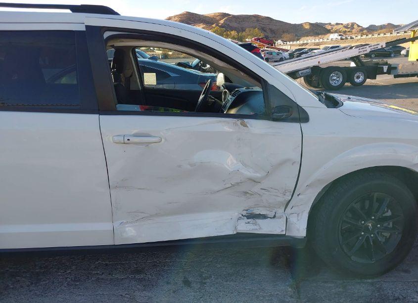 Photo 6 of 2019 Dodge Journey SE (VIN 3C4PDCBG7KT837669)