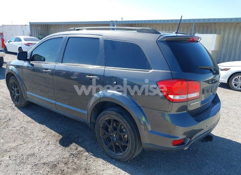 Photo 3 of 2019 Dodge Journey SE (VIN 3C4PDCBG7KT875077)