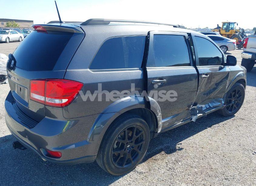 Photo 4 of 2019 Dodge Journey SE (VIN 3C4PDCBG7KT875077)