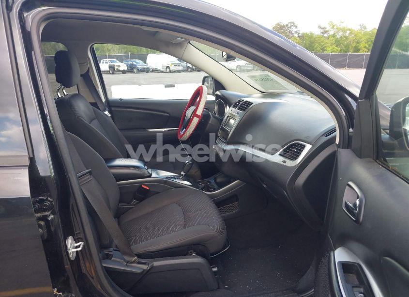 Photo 5 of 2012 Dodge Journey SXT (VIN 3C4PDCBG8CT218046)