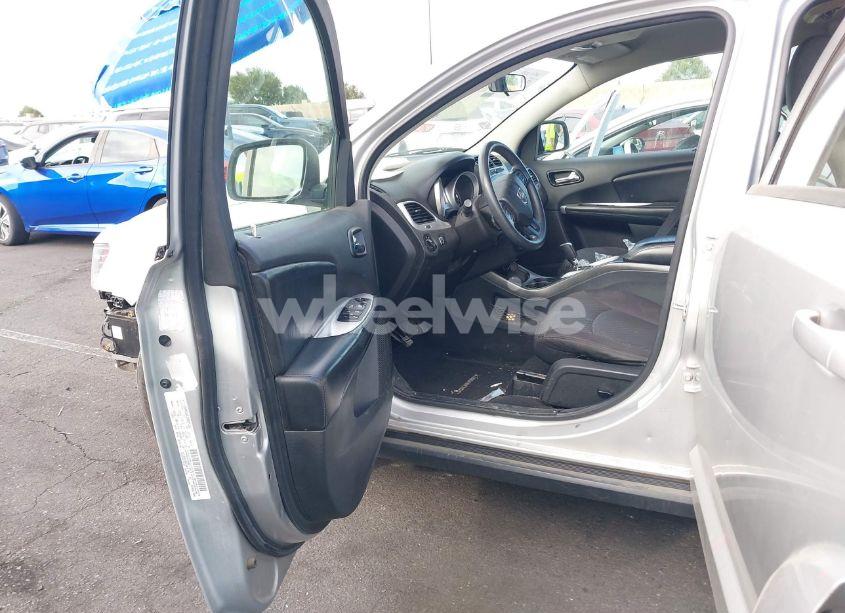 Photo 5 of 2014 Dodge Journey SXT (VIN 3C4PDCBG8ET108147)