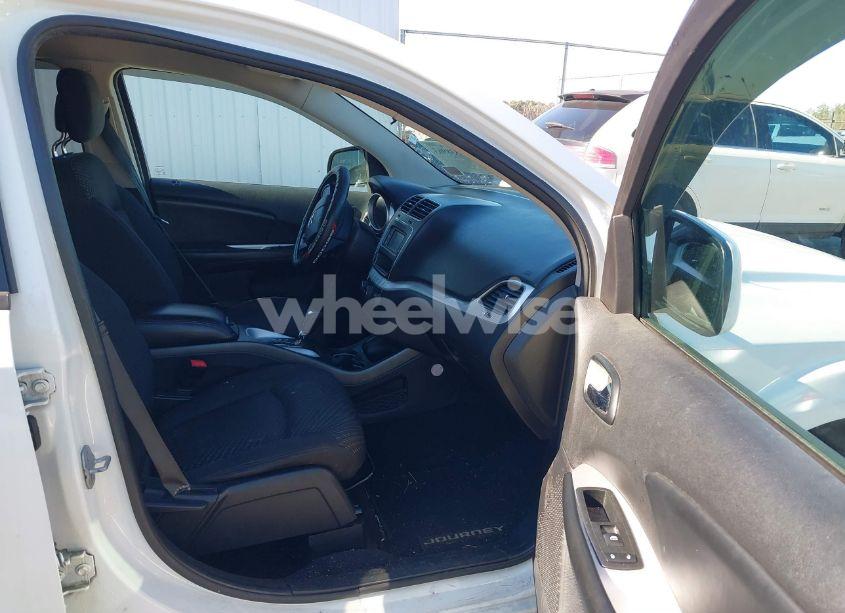 Photo 5 of 2015 Dodge Journey SXT (VIN 3C4PDCBG8FT560939)