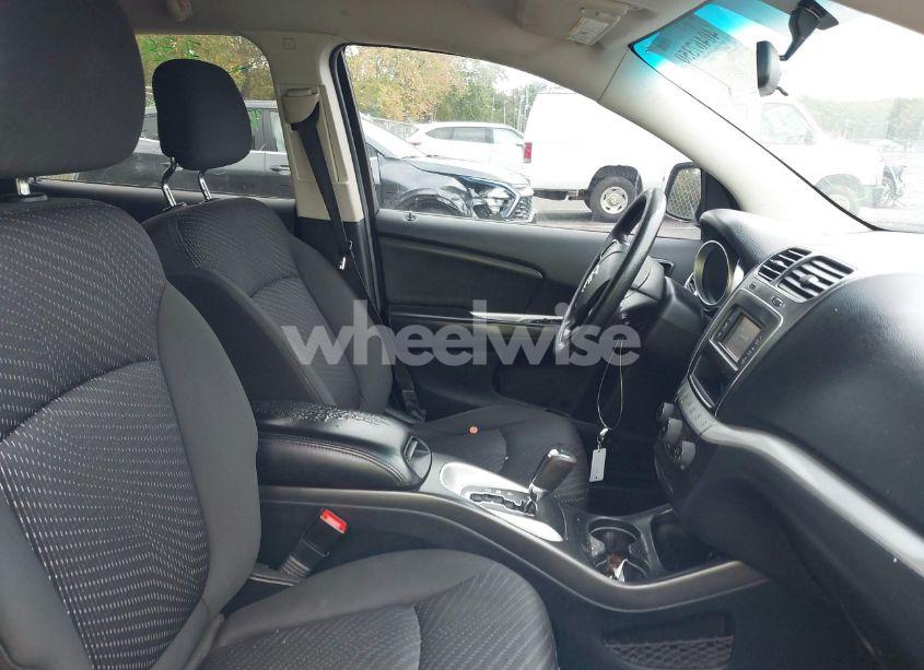 Photo 5 of 2017 Dodge Journey SXT (VIN 3C4PDCBG8HT537213)