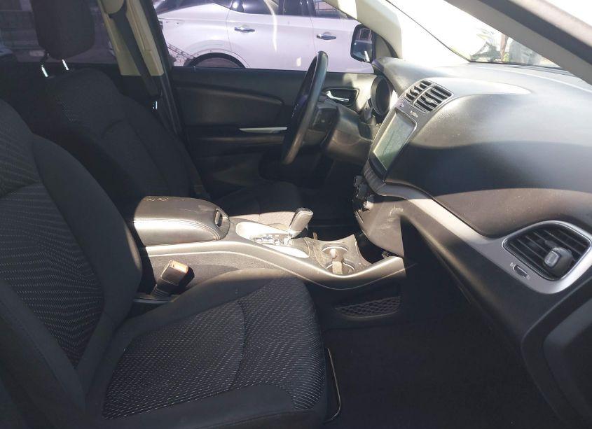 Photo 5 of 2018 Dodge Journey SXT (VIN 3C4PDCBG8JT166995)