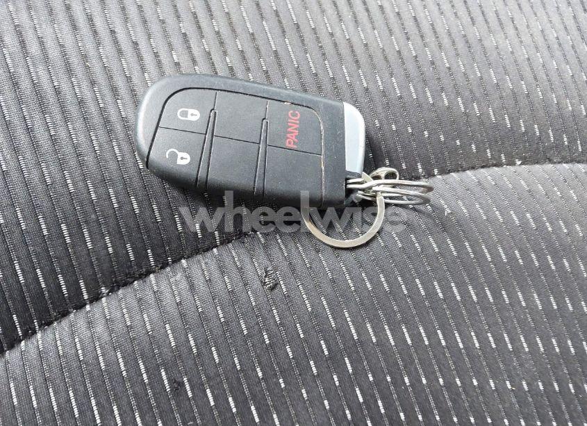 Photo 11 of 2018 Dodge Journey SXT (VIN 3C4PDCBG8JT525178)