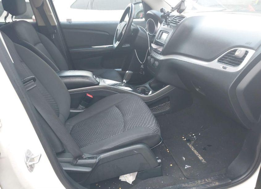 Photo 5 of 2017 Dodge Journey SXT (VIN 3C4PDCBG9HT554926)