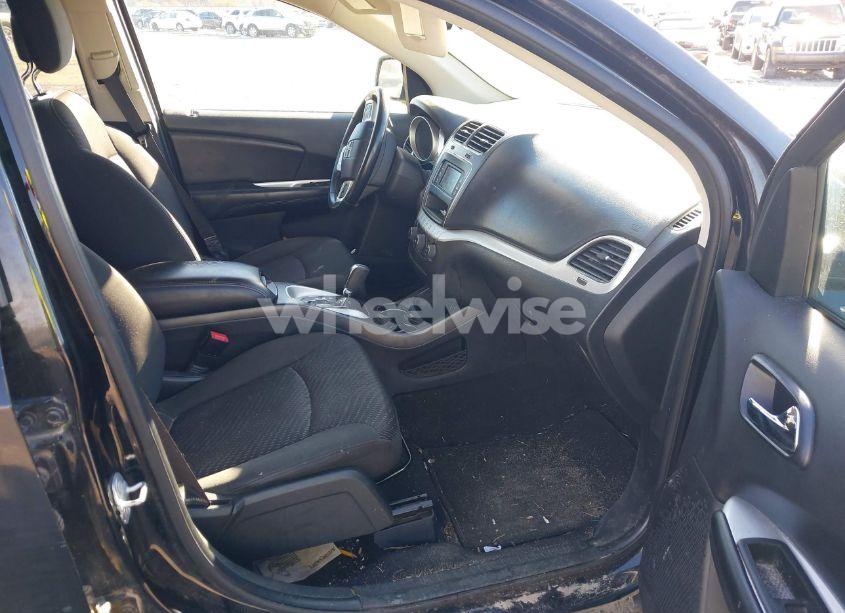 Photo 5 of 2018 Dodge Journey SXT (VIN 3C4PDCBG9JT257404)