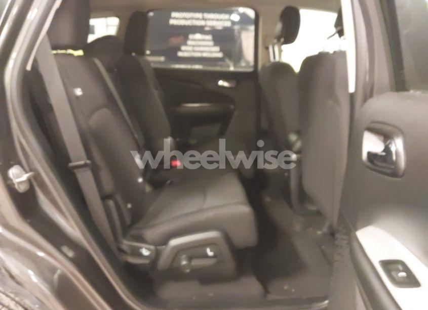 Photo 8 of 2018 Dodge Journey SXT (VIN 3C4PDCBG9JT427910)