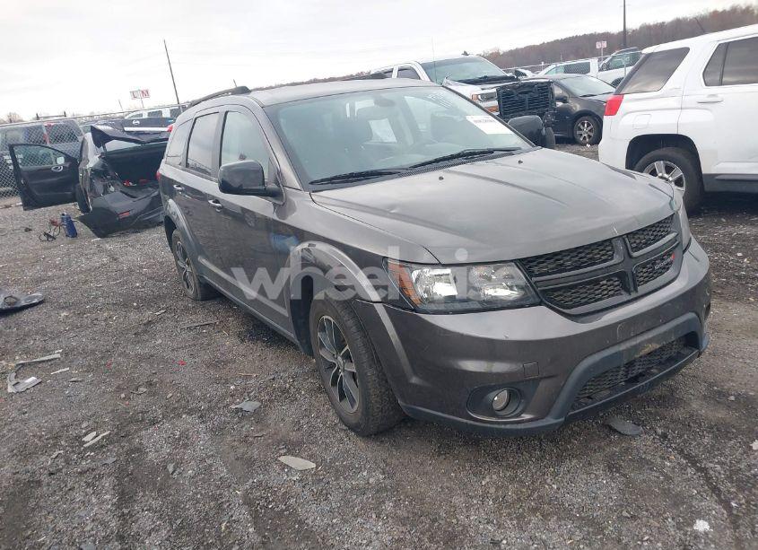2018 Dodge Journey SXT (VIN 3C4PDCBG9JT525626) main photo