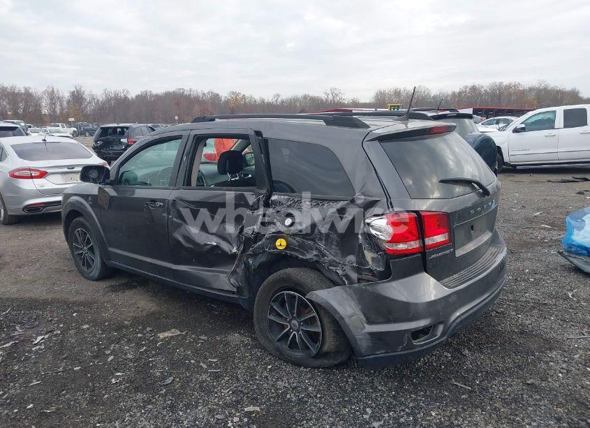 Photo 3 of 2018 Dodge Journey SXT (VIN 3C4PDCBG9JT525626)