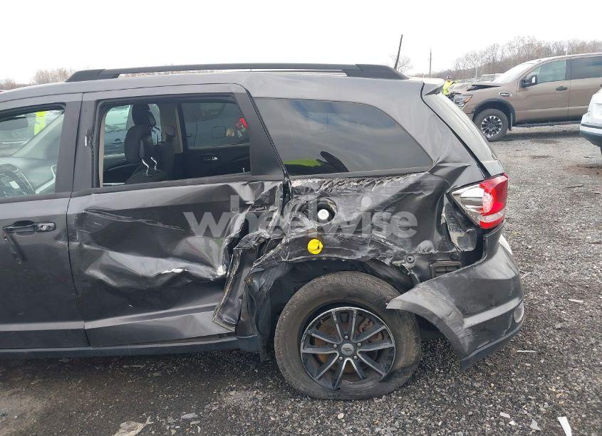 Photo 6 of 2018 Dodge Journey SXT (VIN 3C4PDCBG9JT525626)