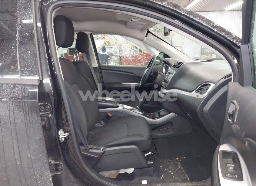 Photo 5 of 2019 Dodge Journey SE (VIN 3C4PDCBG9KT868969)