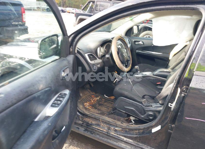 Photo 5 of 2012 Dodge Journey SXT (VIN 3C4PDCBGXCT170548)